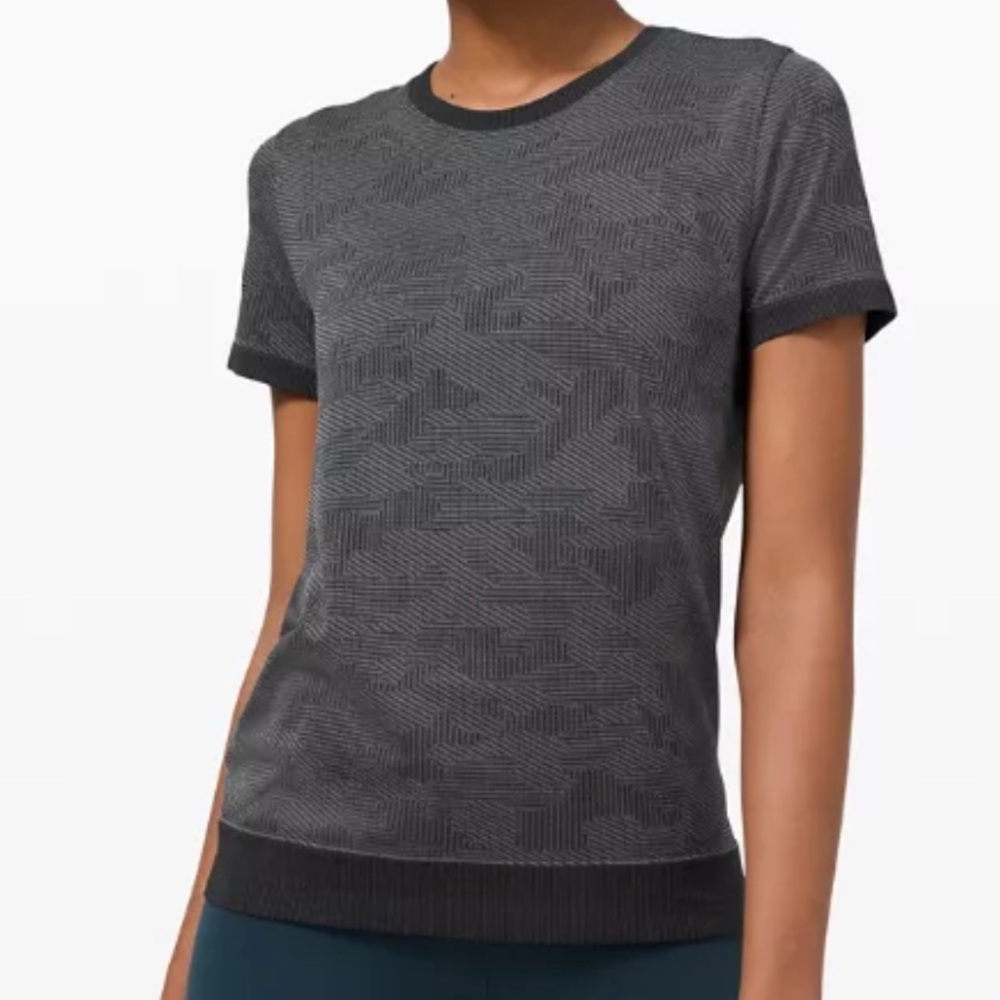 Lululemon Swiftly Breathe Top size 6 T NWOT